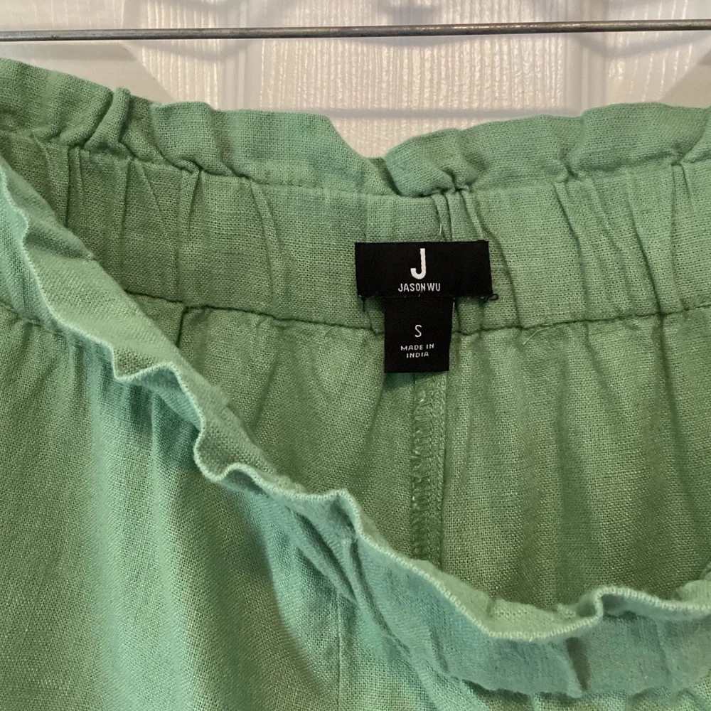 GUC Jason Wu Women’s Spring Green Shorts Size Small - Picture 3 of 4